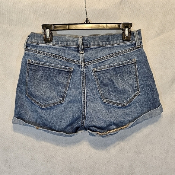 Old Navy Denim Rolled Hem Jean Shorts 79% Cotton 20% Polyester 1% Elastane Sz 6 - Picture 2 of 4